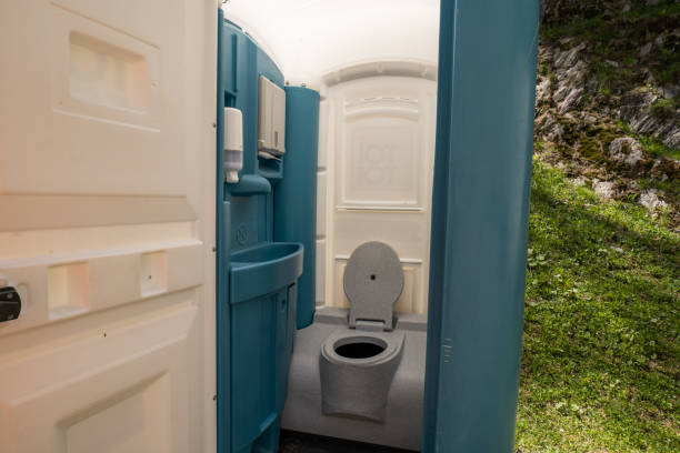 Portable Toilet Options We Offer in Englishtown, NJ